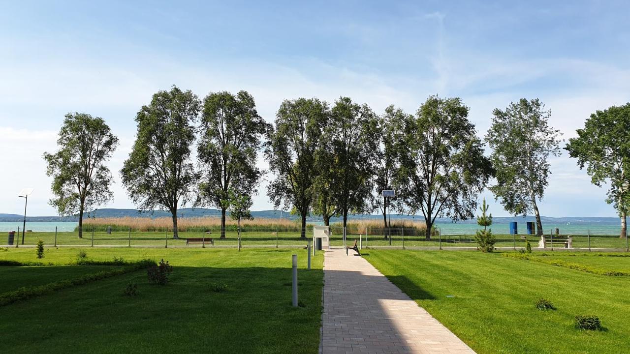 Lelle Resort Cb34 Balatonlelle Exterior photo